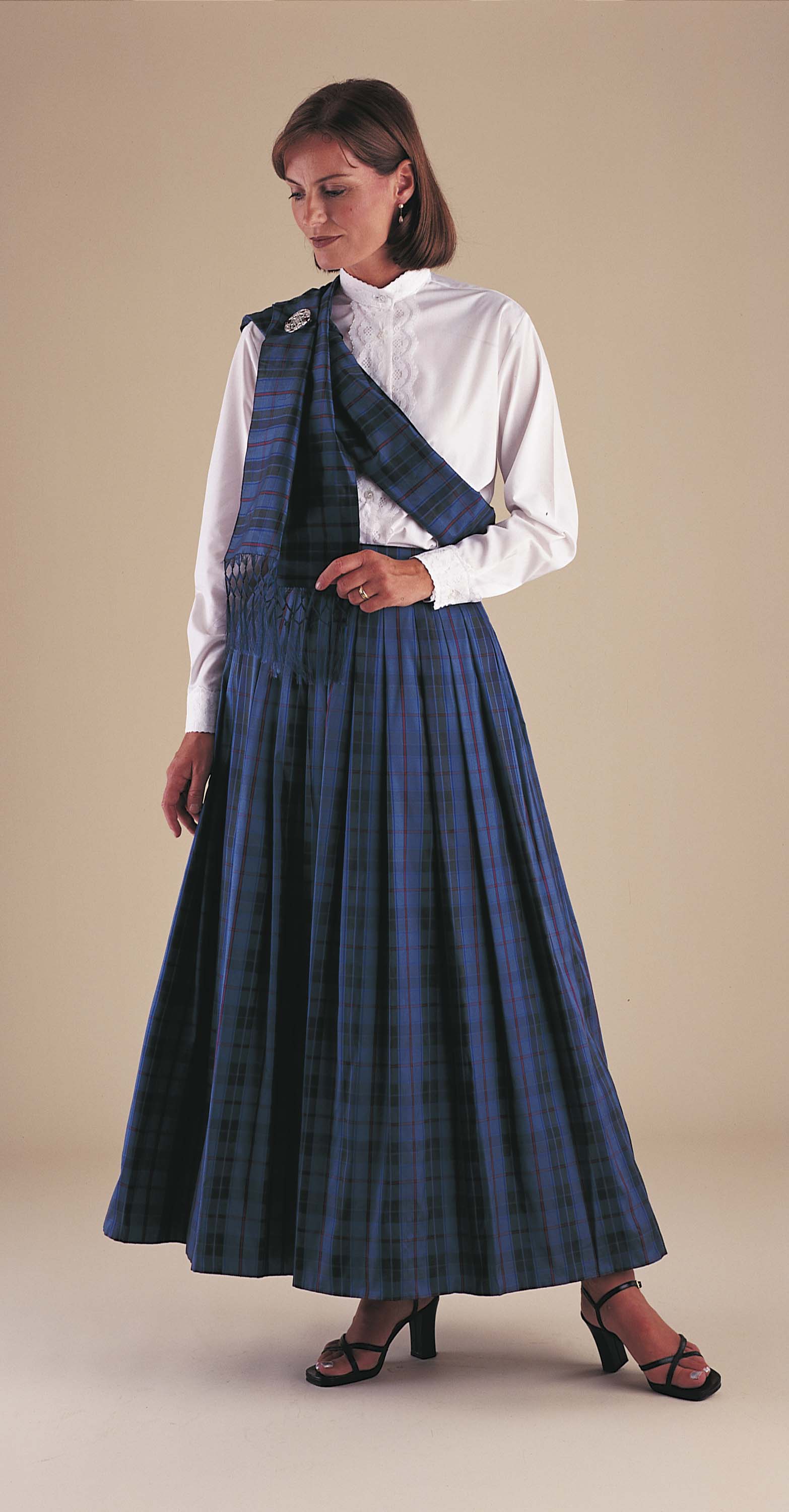 Womens Highland Dress Clothing | Buy Online Now - Kinloch Anderson1566 x 3000