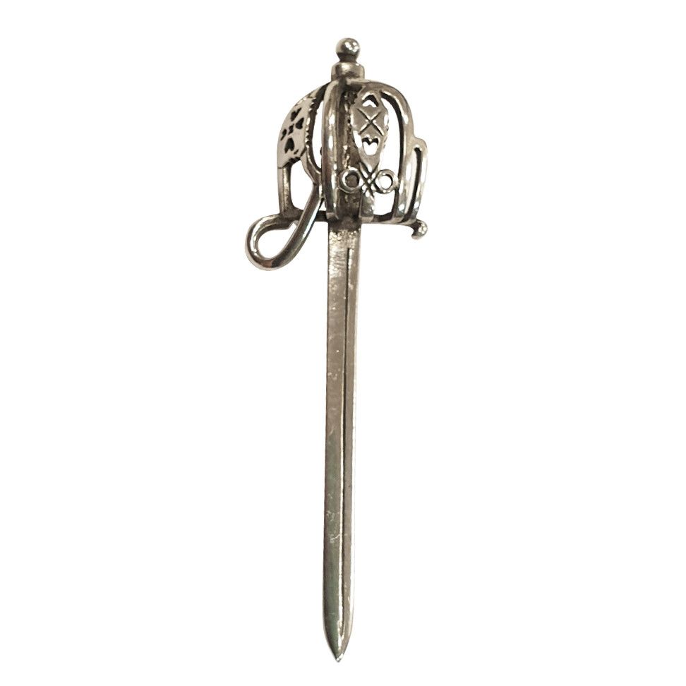 Basket-Hilted Claymore Kilt Pin in Pewter