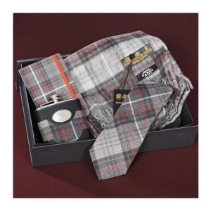 Luxury Hamper in Kinloch Anderson Castle Grey Tartan