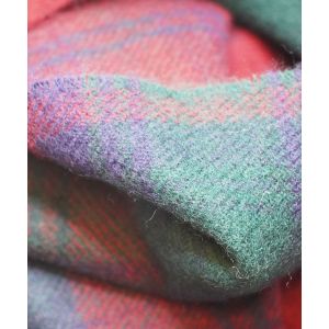 Lambswool Scarf in Lindsay Tartan
