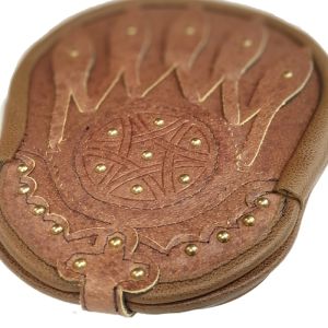 Leather Day Wear Sporran with Studded Targe in Tan