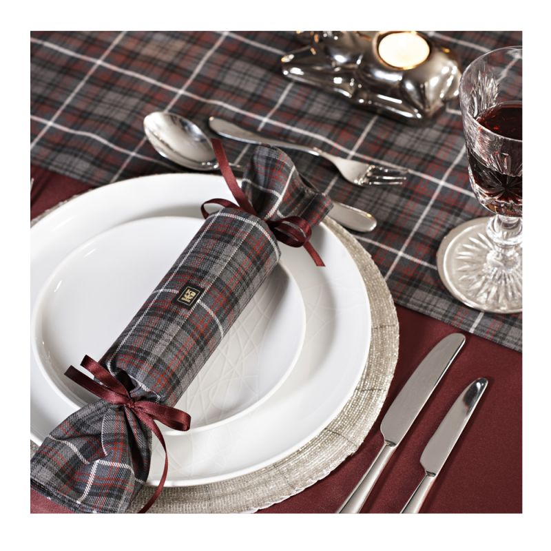 Box of 4 Christmas Crackers in Kinloch Anderson Castle Grey Tartan
