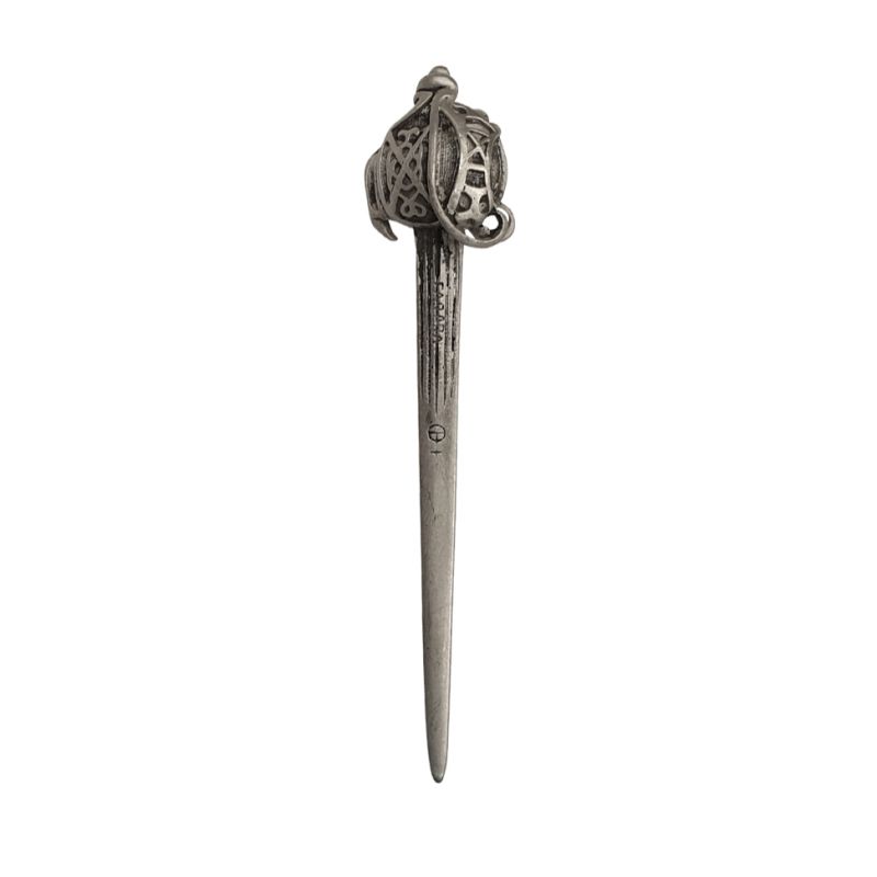 Hilted Claymore Kilt Pin in Antique Pewter