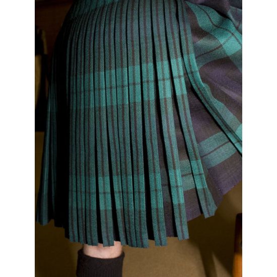 The Kinloch Anderson Box Pleated Deluxe Kilt 2