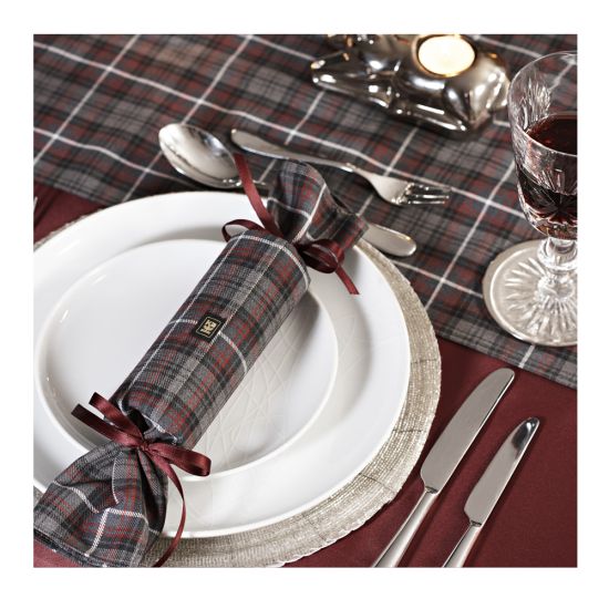 Box of 4 Christmas Crackers in Kinloch Anderson Castle Grey Tartan