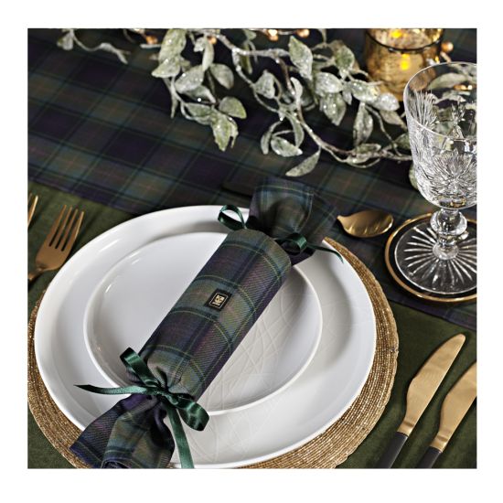 Box of 4 Reusable Christmas Crackers in Kinloch Anderson Heather Tartan