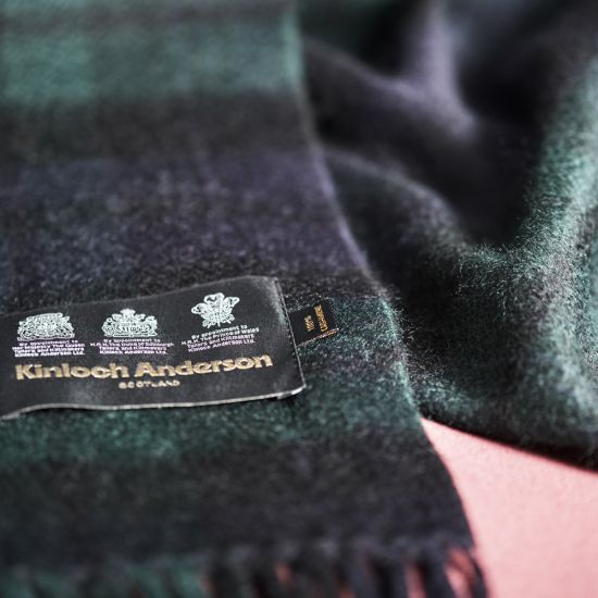 Cashmere Stole in Black Watch Tartan