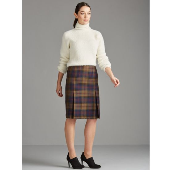 Fitted wool tartan skirt with two front pleats and one at back