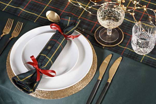 Less wasteful, more wonderful! Introducing our new reusable christmas crackers