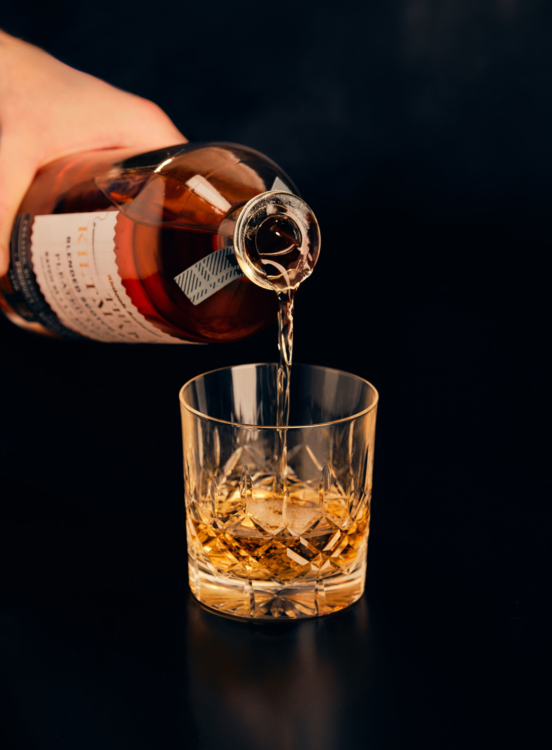 pleated to sett, kiltmaker series, whisky, new whisky collection, scotch whisky, whisky blend, lind & lime, port of leith distillery, woven whisky, sustainable whisky packaging, sustainable whisky bag, off cut tartan bag, bottle bag, tasting notes