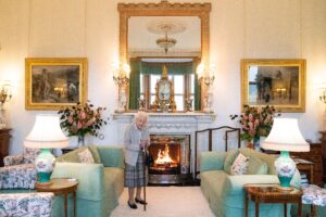 HM Queen Elizabeth II wearing The Balmoral Tartan - Alamy