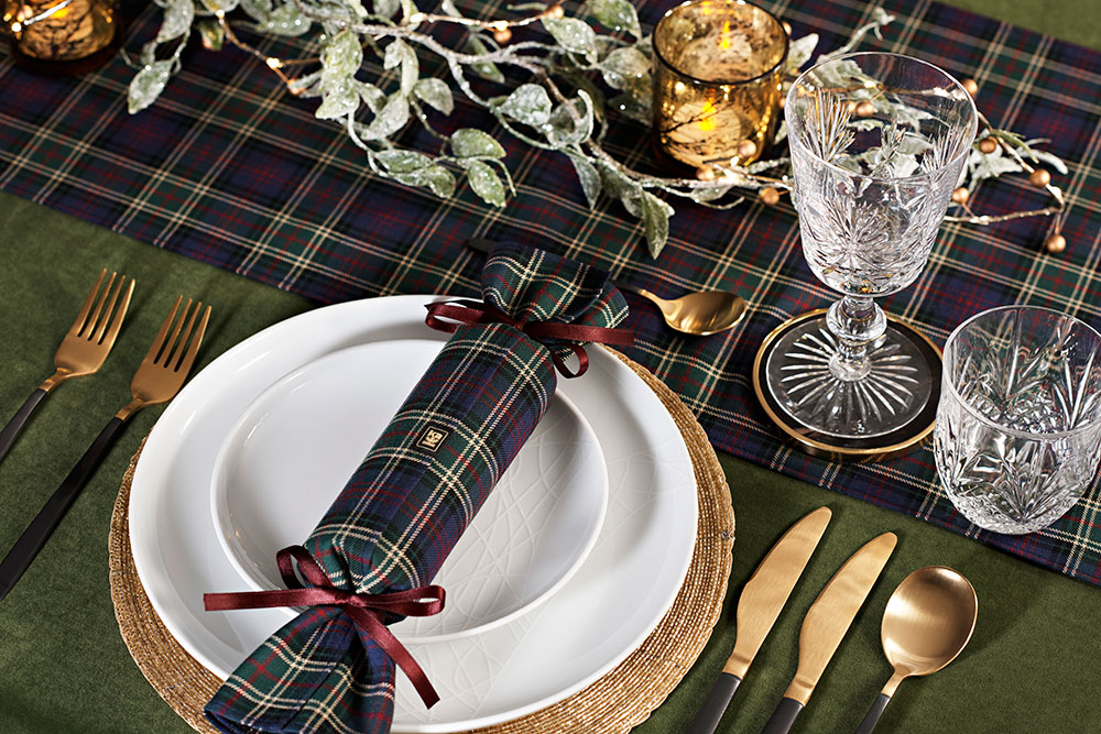 Tartan Cracker Sets
